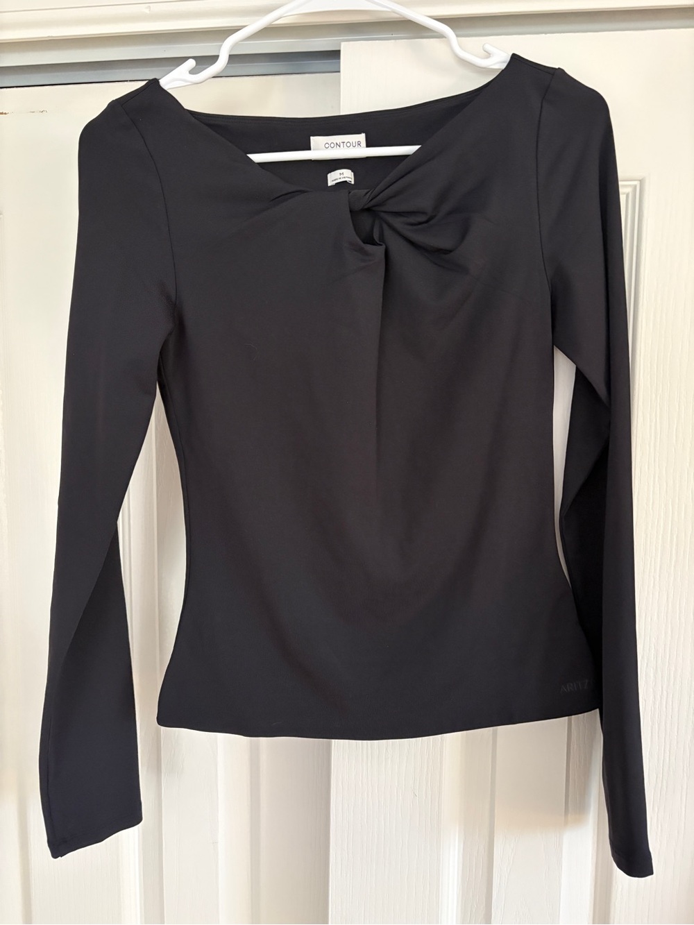 Aritzia Contour Black Long-Sleeve Twist-Neck Top - Size Medium - Never Worn